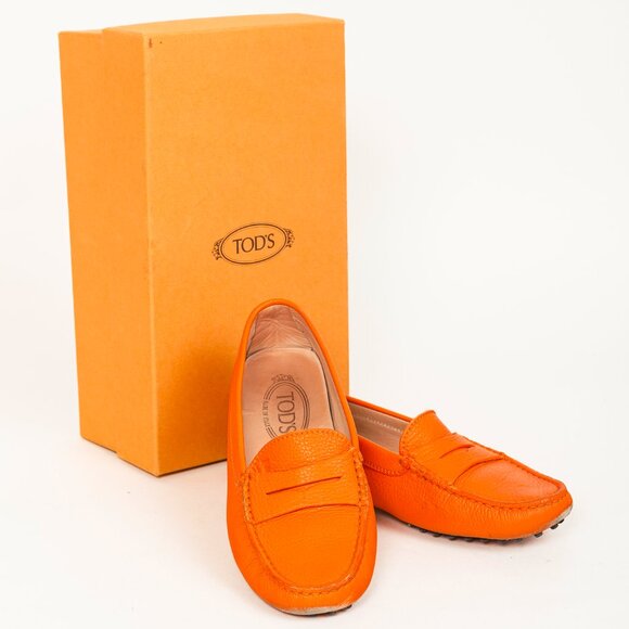 Tod’s Gommino Orange Pebbled Leather Driving Shoes - Picture 11 of 11